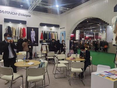 上海面輔料展為何能吸引數以萬計的買家參與？——紡織業的聚光燈效應探析